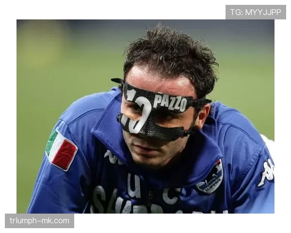 Osimhen新面具造型引发热议，展现独特风格成为赛场亮点