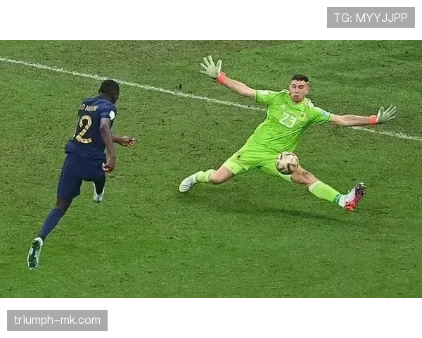 马丁内斯决赛扑救 马丁内斯决赛扑救