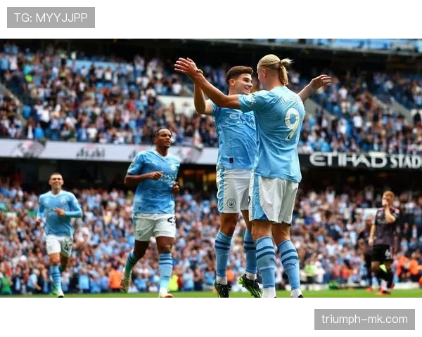 阿尔瓦雷斯这生活别说了，刚买的豪车停门口都像展览一样有钱炸裂！